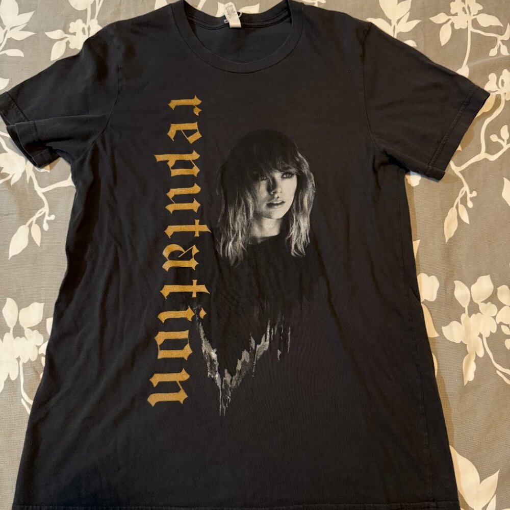 Taylor Swift 2018 Reputation Stadium Tour Shirt
